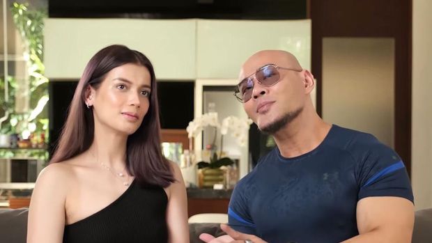 Potret Sabrina dan Deddy Corbuzier Setelah Menikah Potret Sabrina dan Deddy Corbuzier Setelah Menikah