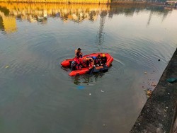 Pria Tenggelam di Banjir Kanal Barat Gambir Ditemukan