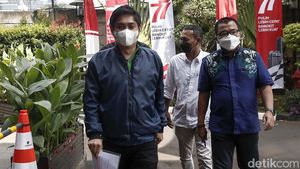 Begini Ekspresi Mardani Maming Saat Serahkan Diri ke KPK