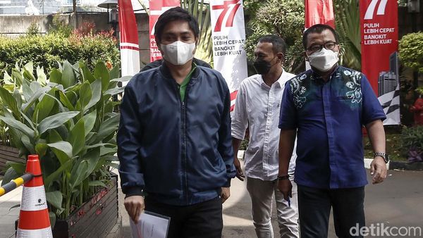 Begini Ekspresi Mardani Maming Saat Serahkan Diri ke KPK