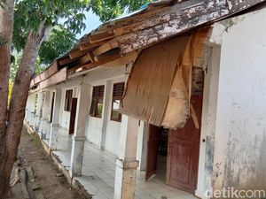 Kisah Siswa SMP Minahasa Utara Belajar di Kelas Penuh Kotoran Hewan Kisah Siswa SMP Minahasa Utara Belajar di Kelas Penuh Kotoran Hewan