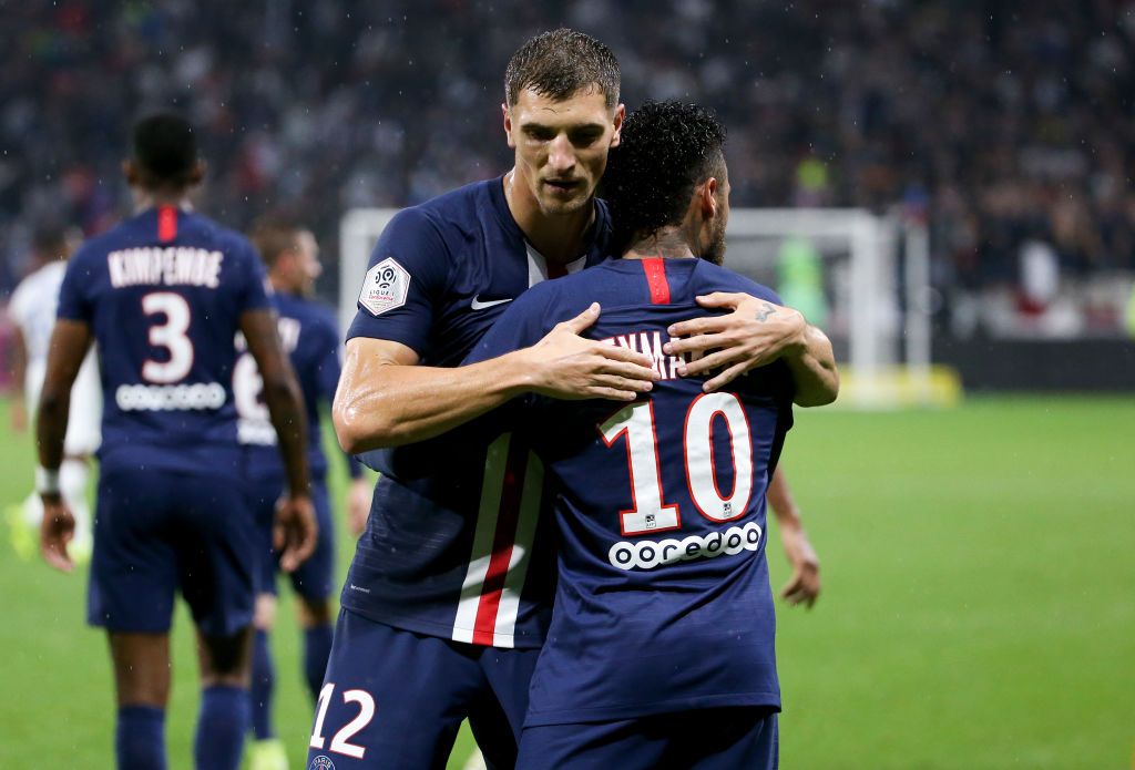 LYON, FRANCE - SEPTEMBER 22: Neymar Jr of PSG celebrates his winning goal with Thomas Meunier during the Ligue 1 match between Olympique Lyonnais (OL) and Paris Saint-Germain (PSG) on September 22, 2019 in Decines near Lyon, France. (Photo by Jean Catuffe/Getty Images)
