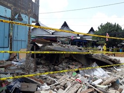 Cerita Warga Dengar Suara Dentuman Saat Bangunan di Jakpus Roboh