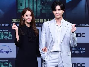 YoonA SNSD dan Lee Jong Suk Jadi Suami-Istri di Big Mouth YoonA SNSD dan Lee Jong Suk Jadi Suami-Istri di Big Mouth