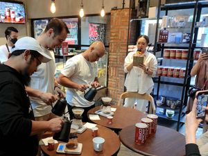 Bisnis Coffee Shop Makin Diganderungi