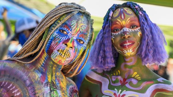 Demi Body Painting, Mereka Rela Dicat Tubuhnya