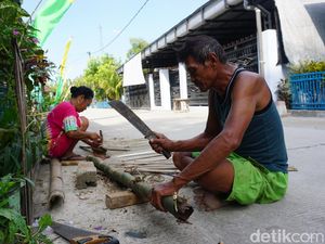 Potret Dusun Memek yang Unik