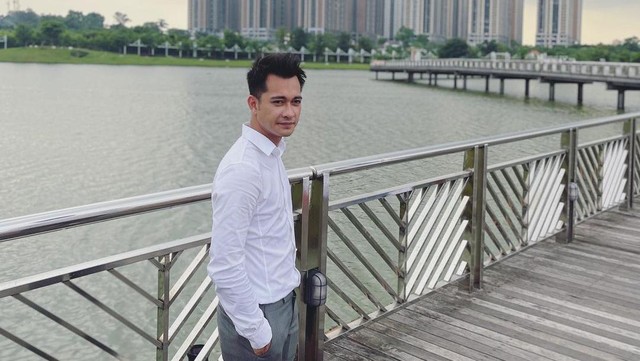Kabar Terkini Artis dari InsertLive : Istri Tak Bantah soal Isu KDRT, Sifat Asli Eza Gionino Diungkap Eks Kekasih Kembali Disorot