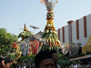 Semaraknya Garebek Suro di Pesantren Girikusumo Mranggen Demak Semaraknya Garebek Suro di Pesantren Girikusumo Mranggen Demak