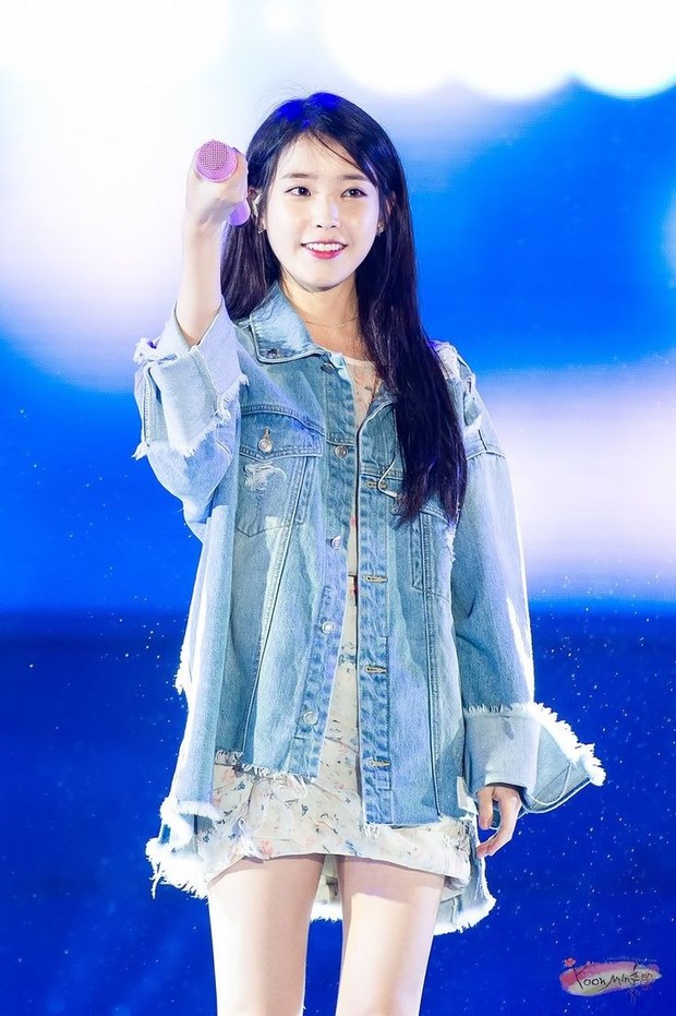 Gaya fashion IU