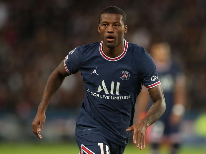 PARIS, FRANCE - SEPTEMBER 28: Georginio Wijnaldum of PSG during the UEFA Champions League group A match between Paris Saint-Germain and Manchester City at Parc des Princes on September 28, 2021 in Paris, France. (Photo by Robbie Jay Barratt - AMA/Getty Images)