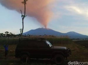 Prediksi Pengamat Gunung Api Usai Status Raung Naik Jadi Waspada Prediksi Pengamat Gunung Api Usai Status Raung Naik Jadi Waspada