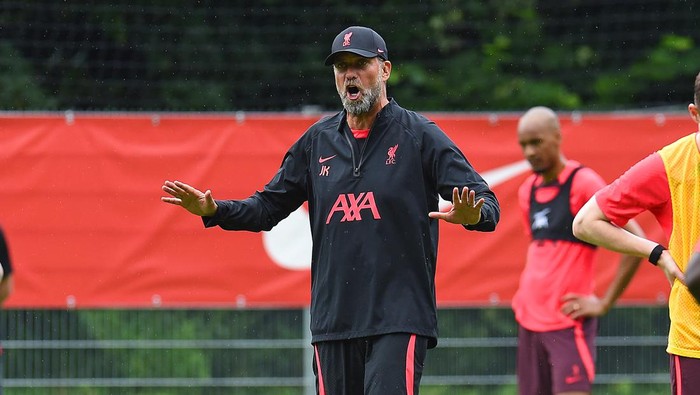 UNSPECIFIED, AUSTRIA - JULY 26: (THE SUN OUT. THE SUN ON SUNDAY OUT) Jurgen Klopp manager of Liverpool during the Liverpool pre-season training camp at  on July 26, 2022 in UNSPECIFIED, Austria. (Photo by John Powell/Liverpool FC via Getty Images)