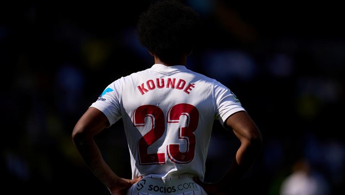 VILLARREAL, SPAIN - MAY 08: Jules Kounde of Sevilla FC looks on during the La Liga Santander match between Villarreal CF and Sevilla FC at Estadio de la Ceramica on May 08, 2022 in Villarreal, Spain. (Photo by Aitor Alcalde Colomer/Getty Images)