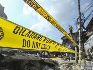Polisi Turunkan Puslabfor Selidiki Penyebab Bangunan Roboh di Jakpus