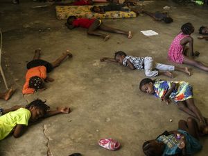 Sedih, Anak-anak Haiti Tidur di Lantai Sekolah Gegara Perang Antargeng Sedih, Anak-anak Haiti Tidur di Lantai Sekolah Gegara Perang Antargeng
