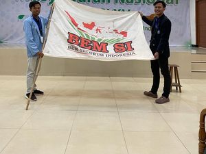 Yuza Augusti Jadi Koordinator Pusat BEM SI yang Baru! Yuza Augusti Jadi Koordinator Pusat BEM SI yang Baru!