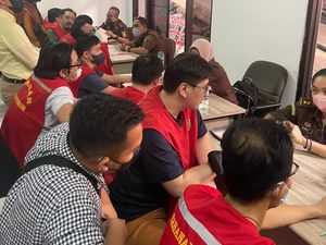 Berkas Lengkap, Tersangka Kasus DNA Pro Diserahkan ke Jaksa Berkas Lengkap, Tersangka Kasus DNA Pro Diserahkan ke Jaksa