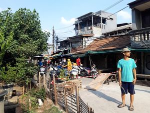 Jalan Sekitar Bangunan Roboh di Johar Baru Jakpus Ditutup Sementara