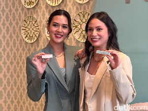 7 Gaya Raisa Rilis Produk Makeup Pertamanya, Ungkap Jenis Riasan Favorit 7 Gaya Raisa Rilis Produk Makeup Pertamanya, Ungkap Jenis Riasan Favorit