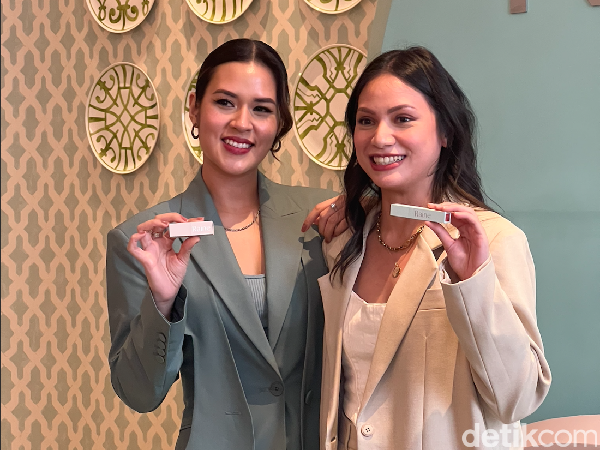 7 Gaya Raisa Rilis Produk Makeup Pertamanya, Ungkap Jenis Riasan Favorit