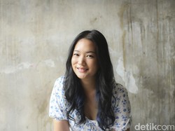 Rebecca Suwignyo Dilamar, Figur Centang Biru di IG Patah Hati