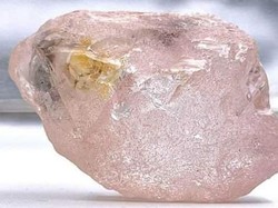 Berlian Terbesar dalam 300 Tahun Ditemukan di Angola