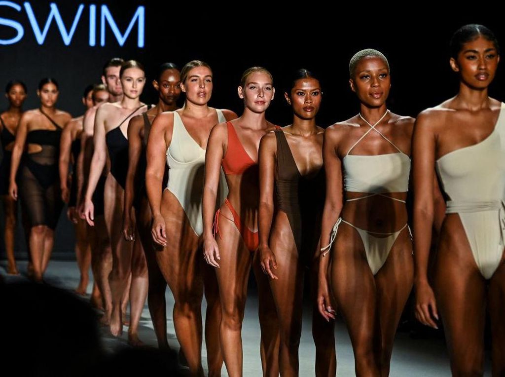 Micro Bikini Jadi Tren 2022, Terinspirasi Underwear Sebelum Zaman Masehi