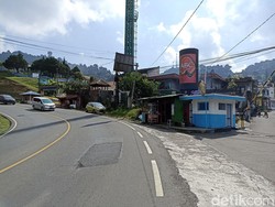 Ini Alasan Tugu Botol Kecap di Puncak yang Legendaris Akhirnya Dibongkar