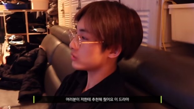 Wiwin, Jeno dan Doyoung pernah membagikan kegiatan me time mereka salah satunya menonton film.