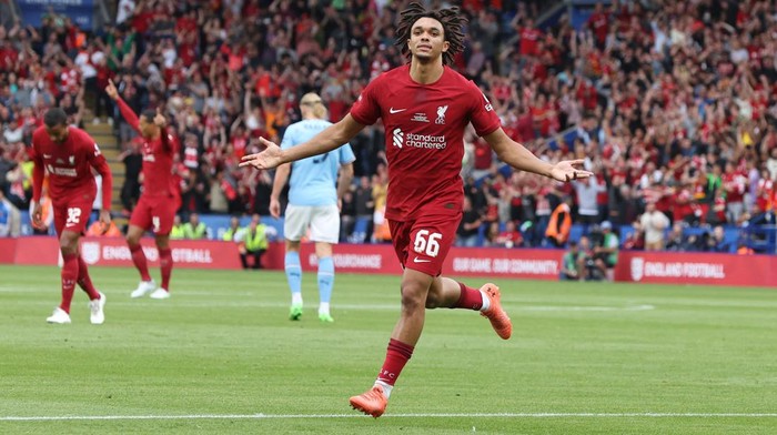 Liverpools English defender Trent Alexander-Arnold celebrates after scoring his team first goal during the English FA Community Shield football match between Liverpool and Manchester City at the King Power Stadium in Leicester on July 30, 2022. (Photo by Nigel Roddis / AFP) (Photo by NIGEL RODDIS/AFP via Getty Images)