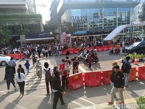 Sejumlah Advokat Ingatkan Massa Citayam Fashion Week Patuhi UU Jalan Sejumlah Advokat Ingatkan Massa Citayam Fashion Week Patuhi UU Jalan