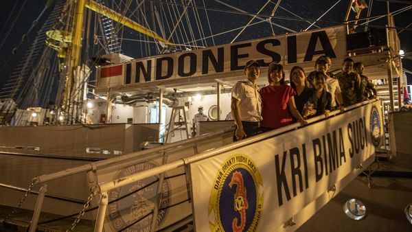 Keseruan Malam Cocktail Party KRI Bima Suci di Singapura