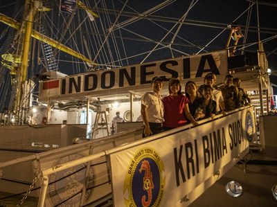 Keseruan Malam Cocktail Party KRI Bima Suci di Singapura