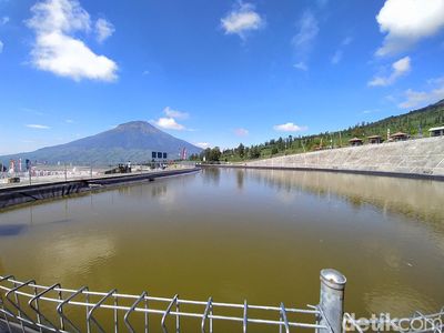 Musim yang Baik Melihat 7 Gunung dari Embung Bansari Temanggung