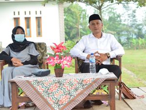 Persaingan Sehat Ibu dan Anak yang Duel di Pilkades Pangandaran Persaingan Sehat Ibu dan Anak yang Duel di Pilkades Pangandaran
