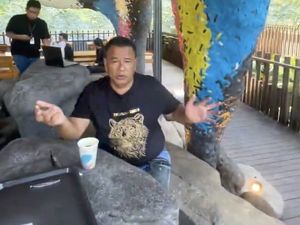 Hotman Paris Siap Bela Wanita Dianiaya Anggota DPRD Palembang di SPBU Hotman Paris Siap Bela Wanita Dianiaya Anggota DPRD Palembang di SPBU