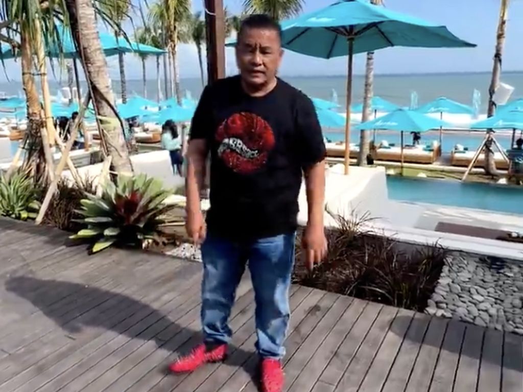 Hotman Paris Undang Ibu Bocah Tewas Diperkosa di Manado ke Surabaya Hotman Paris Undang Ibu Bocah Tewas Diperkosa di Manado ke Surabaya