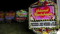 Karangan Bunga Banjiri Lokasi Resepsi Putri Anies