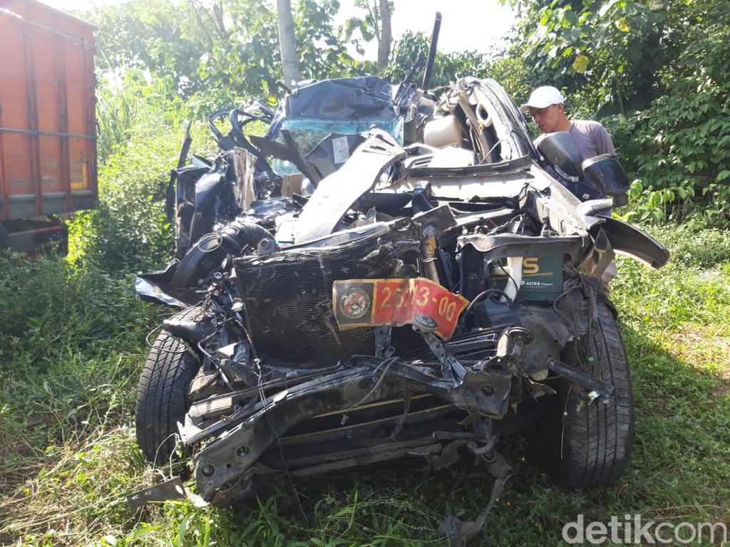 Kronologi Kecelakaan Maut di Tol Jateng, Tewaskan Eks Danseskoal Kronologi Kecelakaan Maut di Tol Jateng, Tewaskan Eks Danseskoal