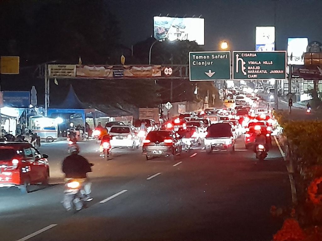Pawai Obor Selesai, Lalin Jalan Raya Puncak Bogor Kembali Normal