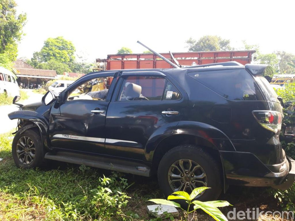 1 Korban Luka Kecelakaan Mobdin Bakamla di Tol Boyolali: Istri Eks Danseskoal 1 Korban Luka Kecelakaan Mobdin Bakamla di Tol Boyolali: Istri Eks Danseskoal