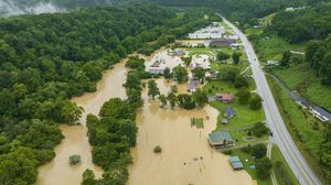 Penampakan Banjir yang Tewaskan Belasan Orang di Kentucky