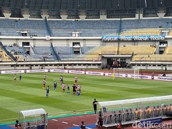 Ironi Persib di Stadion GBLA: Sepi Penonton-Dipermalukan MU