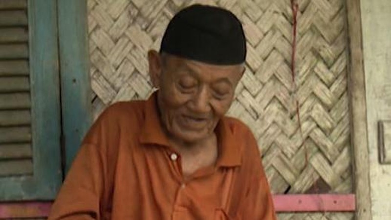 Pilu Abah Hamdan Sebatang Kara Jual Pisang Keliling, Kamu Bisa Bantu!