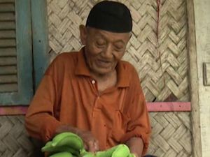 Pilu Abah Hamdan Sebatang Kara Jual Pisang Keliling, Kamu Bisa Bantu!