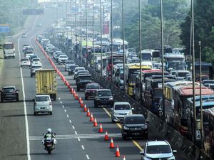 Polisi Prediksi Puncak Bogor Mulai Dipadati Kendaraan Akhir Pekan Ini Polisi Prediksi Puncak Bogor Mulai Dipadati Kendaraan Akhir Pekan Ini