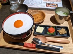 Restoran di Tokyo Ini Spesial Sajikan Telur Mentah dengan Nasi Putih