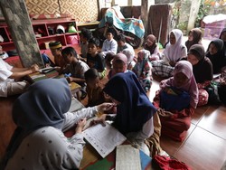 Rawat Anak Jalanan, Sanggar Senja Beri Pendidikan dan Uruskan Akta Kelahiran