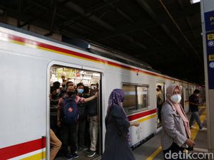 Wacana Tarif KRL Si Kaya dan Miskin Bisa Bikin Gaduh Penumpang